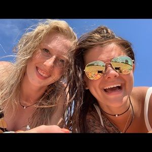 Meet your Posher, Mikki